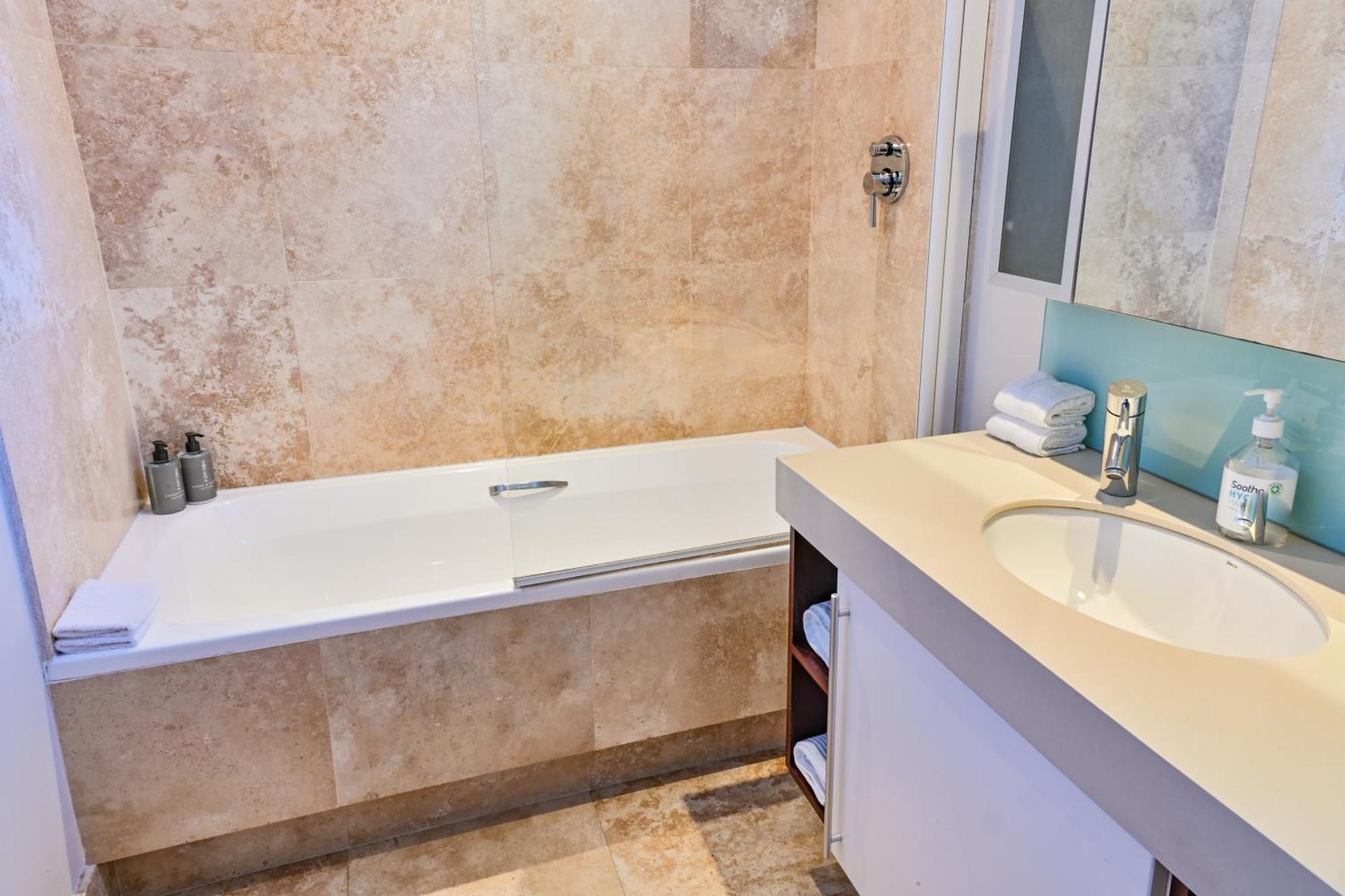 Gnd Properties Luxury Holiday Home พอร์ตเอลิซาเบธ ภายนอก รูปภาพ